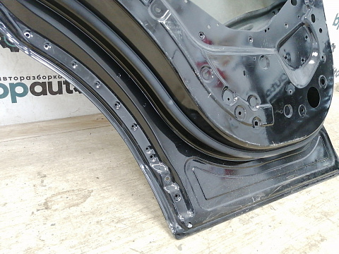 Фотография детали AA022421; Дверь задняя левая (LR080198) для Land Rover Discovery/БУ; Оригинал; Р0, Хорошее; (PAB, 820) Черный перлам.. Фото номер 11