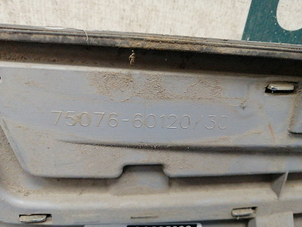 AA035602; Молдинг двери задний левый (75076-60130) для Toyota Land Cruiser 200 рест. (2012 — 2015)/БУ; Оригинал; Р2, Удовлетворительное; 