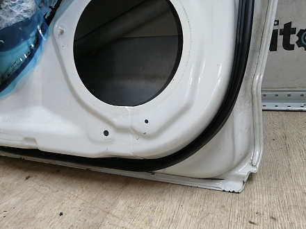 AA045294; Дверь задняя левая, под расширитель, Long (67004-42110) для Toyota Rav4/БУ; Оригинал; Р0, Хорошее; (070) Белый перламутр 3х. сл.