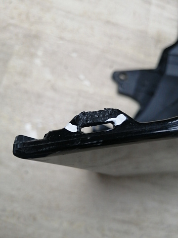 Фотография детали AA045924; Бампер передний; под паркт.; под омыват. (52119-60J00) для Toyota Land Cruiser 200 рест. (2012 — 2015)/БУ; Оригинал; Р1, Мелкий дефект; . Фото номер 9