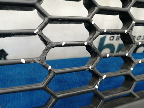 Фотография детали AA037739; Решетка переднего бампера (53112-60170) для Lexus GX460 II рест. (2013 — 2019)/БУ; Оригинал; Р1, Мелкий дефект; . Фото номер 7