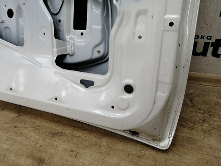 AA031412; Крышка багажника (67005-60L30) для Toyota Land Cruiser Prado/БУ; Оригинал; Р1, Мелкий дефект; (070) Белый перламутр 3х. сл.