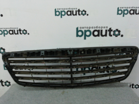 Фотография детали AA002238; Решетка радиатора (A2218800083) для Mercedes-Benz S-klasse V (W221) (2005-2009)/БУ; Оригинал; Р1, Мелкий дефект; . Фото номер 5