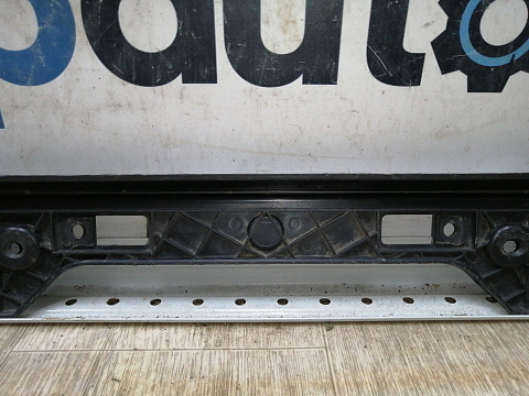 Фотография детали AA045186; Площадка под номер (52114-53220) для Lexus IS II рест.2 (2010 - 2013)/БУ; Оригинал; Р1, Мелкий дефект; . Фото номер 11