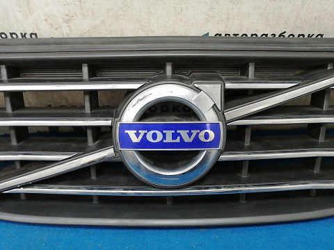Фотография детали AA032278; Решетка радиатора (31333832) для Volvo XC60 I рест. (2013-2017)/БУ; Оригинал; Р2, Удовлетворительное; . Фото номер 4