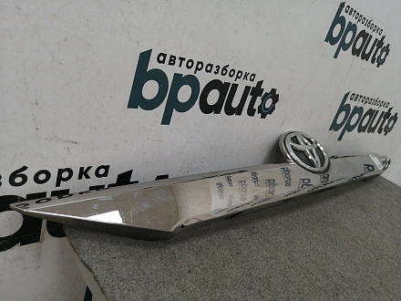 AA011873; Накладка крышки багажника; под камер. ( 76801-33340) для Toyota Camry 50 (2012 — 2014)/БУ; Оригинал; Р0, Хорошее; 