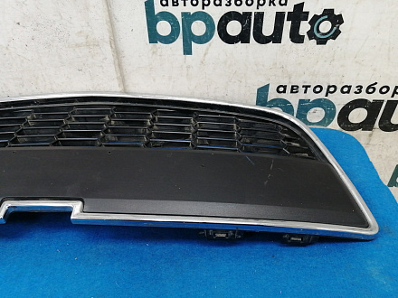 AA025694; Решетка переднего бампера (95019926) для Chevrolet Aveo II (2011- 2015)/БУ; Оригинал; Р1, Мелкий дефект; 