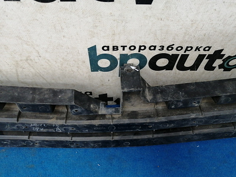 Фотография детали AA031847; Усилитель переднего бампера верхний, пластик (52614-0K010) для Toyota Hilux VIII (2015 - 2020)/БУ; Оригинал; Р1, Мелкий дефект; . Фото номер 5