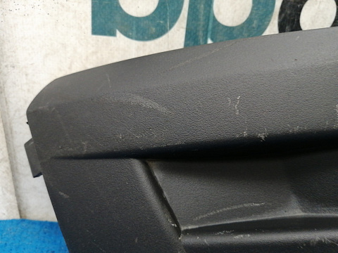 Фотография детали AA030743; Заглушка ПТФ правая (8450000250) для Lada Largus I (2012 — 2021)/БУ; Оригинал; Р1, Мелкий дефект; . Фото номер 2