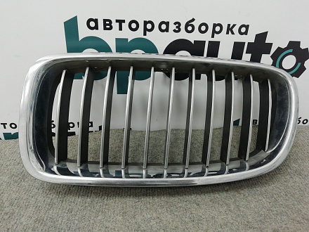 AA004477; Решетка радиатора левая (51137255411) для BMW 3 серия F30 F31/БУ; Оригинал; Р0, Хорошее; 