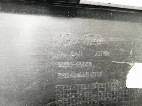 Фотография детали AA030676; Накладка переднего бампера (86561-G6000) для Kia Picanto III (2017-2021)/БУ; Оригинал; Р1, Мелкий дефект; . Фото номер 12
