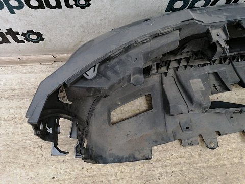 Фотография детали AA031631; Бампер передний, под ПТФ; под паркт.; под омыват. (AH22-17F003-AB) для Land Rover Discovery IV (2009 - 2013)/БУ; Оригинал; Р1, Мелкий дефект; . Фото номер 11