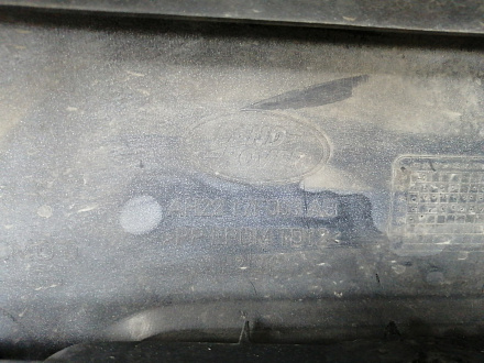 AA017684; Бампер передний, под ПТФ; под паркт.; под омыват. (AH22-17F003-AB) для Land Rover Discovery IV (2009 - 2013)/БУ; Оригинал; Р1, Мелкий дефект; 