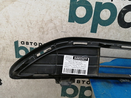 AA033477; Решетка переднего бампера верхняя; без камер. (53112-42100) для Toyota Rav4 40 рест. (2015 — 2019)/БУ; Оригинал; Р1, Мелкий дефект; 