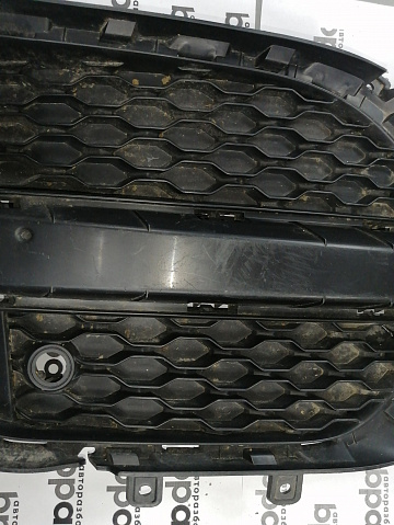 Фотография детали AA045542; Решетка переднего бампера правая; под паркт. (HK83-8B289-AA) для Jaguar F-Pace I (2016-2020)/БУ; Оригинал; Р0, Хорошее; . Фото номер 3