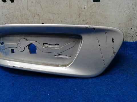 Фотография детали AA027990; Накладка заднего бампера под катафот правая (30744514) для Volvo XC70 II (2007-2013)/БУ; Оригинал; Р1, Мелкий дефект; . Фото номер 3