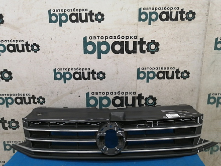 Решетка радиатора Фольксваген Polo V рест. Sedan 2015-2020, б/у, фото 1