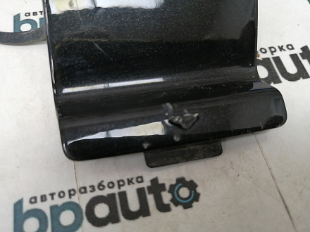 AA028580; Заглушка буксир. крюка заднего бампера (51127184784) для BMW 5 серия VI Sedan (F10) (2009-2013)/БУ; Оригинал; Р1, Мелкий дефект; 