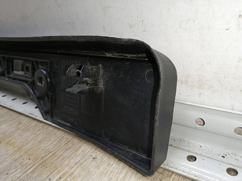 Фотография детали AA045186; Площадка под номер (52114-53220) для Lexus IS II рест.2 (2010 - 2013)/БУ; Оригинал; Р1, Мелкий дефект; . Фото номер 12