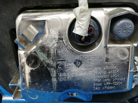 AA015142; Фонарь в крышку багажника левый (81590-60240) для Lexus LX570, LX450D (2008 — 2011)/БУ; Оригинал; Р1, Мелкий дефект; 