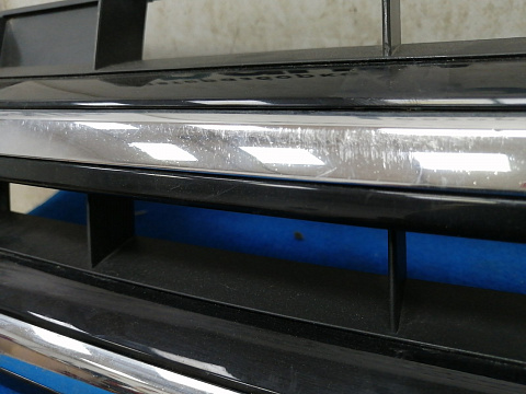 Фотография детали AA028226; Решетка радиатора (7P6853651A) для Volkswagen Touareg II (2010-2014)/БУ; Оригинал; Р1, Мелкий дефект; . Фото номер 7