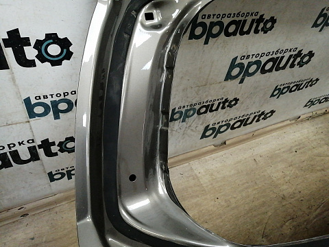Фотография детали AA043228; Крышка багажника (67005-42430) для Toyota Rav4 40 (2013 — 2015)/БУ; Оригинал; Р2, Удовлетворительное; . Фото номер 3