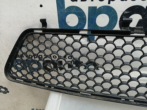 Фотография детали AA045493; Решетка переднего бампера, AMG (A2128851253) для Mercedes-Benz E-klasse W212 S212/БУ; Оригинал; Р1, Мелкий дефект; . Фото номер 5