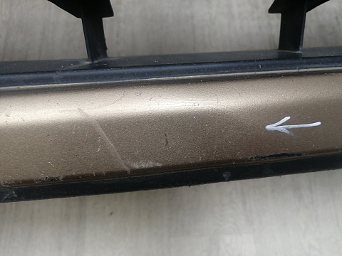 Фотография детали AA045992; Бампер передний; без паркт.; под омыват. (62022-EM00H) для Nissan Tiida/БУ; Оригинал; Р1, Мелкий дефект; . Фото номер 5