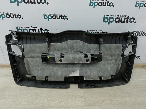 Фотография детали AA000942; Обшивка крышки багажника нижняя (8R0 867 979 B) для Audi Q5 I (2008-2012)/БУ; Оригинал; Р1, Мелкий дефект; . Фото номер 2
