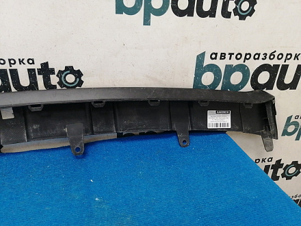 AA039616; Накладка на юбку переднего бампера (86565-F1000) для Kia Sportage IV (2016 - 2018)/БУ; Оригинал; Р1, Мелкий дефект; 