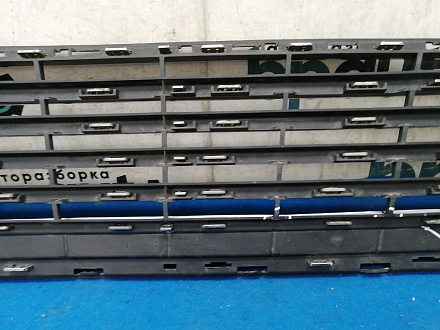 AA033504; Решетка радиатора (DS73-8150-J) для Ford Mondeo/БУ; Оригинал; Р2, Удовлетворительное; 