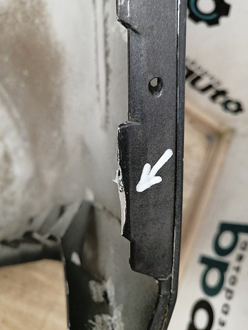 Фотография детали AA042239; Бампер задний, под хром молдинг; под паркт. (13368066) для Opel Astra J рест. HB 5D (2012 - 2015)/БУ; Оригинал; Р1, Мелкий дефект; . Фото номер 8