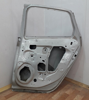 AA009489; Дверь задняя правая, стойка 32,5 см. (13285611) для Opel Astra/БУ; Оригинал; Р0, Хорошее; (GAN, 176) Серебро