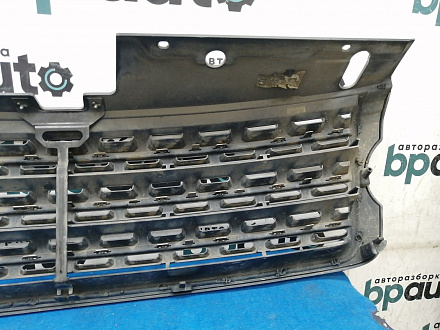 AA018200; Решетка радиатора (CK52-8200-AE/ BE/ CE) для Land Rover Range Rover IV (2012 - 2017)/БУ; Оригинал; Р1, Мелкий дефект; 