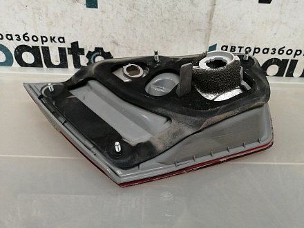 AA044244; Фонарь внутренний правый, в крышку баг. (81581-33220) для Toyota Camry 50 (2012 — 2014)/БУ; Оригинал; Р0, Хорошее; 