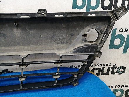 AA028846; Решетка переднего бампера (86561-1J000) для Hyundai I 20 (2009-2012)/БУ; Оригинал; Р1, Мелкий дефект; 