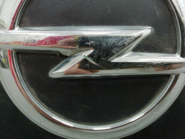 Накладка крышки багажника Опель Insignia Wagon 2008 - 2014, б/у, фото 2