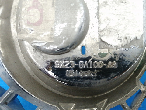 Фотография детали AA017531; Решетка радиатора (9X23-8A100-AA) для Jaguar XF I (2008-2011)/БУ; Оригинал; Р1, Мелкий дефект; . Фото номер 12