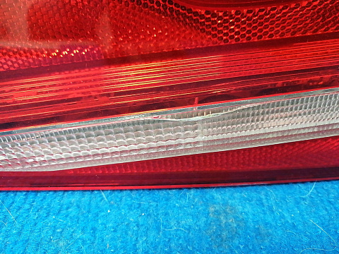 Фотография детали AA022536; Фонарь в крышку багажника правый (3AE945308D) для Volkswagen Passat B7 Sedan (2011- 2014)/БУ; Оригинал; Р2, Удовлетворительное; . Фото номер 2