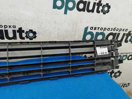 AA027774; Решетка переднего бампера (6RU853677C) для Volkswagen Polo V рест. Sedan (2015-2020)/БУ; Оригинал; Р0, Хорошее; 