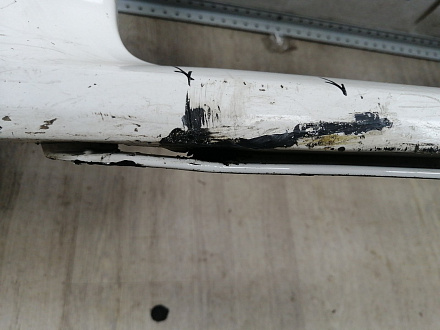 AA045915; Бампер передний; без паркт.; без омыват. (52119-02A90) для Toyota Auris I рест. (2010- 2013)/БУ; Оригинал; Р1, Мелкий дефект; 