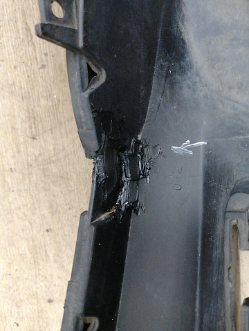 Фотография детали AA033581; Бампер передний; без паркт.; под омыват. (13225746) для Opel Astra/БУ; Оригинал; Р1, Мелкий дефект; . Фото номер 14