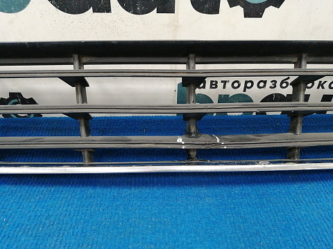 Фотография детали AA037766; Решетка переднего бампера (3C0853677) для Volkswagen Passat/БУ; Оригинал; Р2, Удовлетворительное; . Фото номер 3