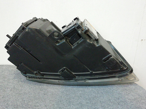 Фотография детали AA000220; Фара левая ксенон (4E0 941 003 BP) для Audi A8 II (D3) (2002-2005)/БУ; Оригинал; Р1, Мелкий дефект; . Фото номер 5