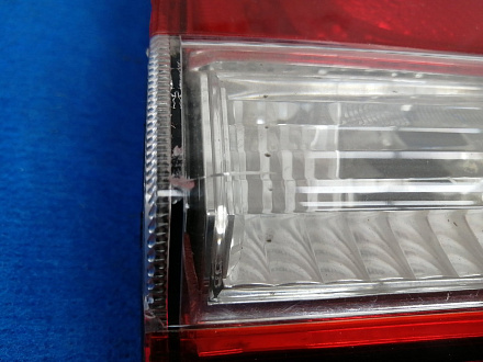 AA015207; Фонарь в крышку багажника левый (81591-60210) для Toyota Land Cruiser 200 (2008 — 2012)/БУ; Оригинал; Р1, Мелкий дефект; 