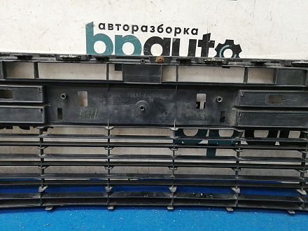 AA030959; Решетка переднего бампера (53112-33160) для Toyota Camry 55 рест. (2014 — 2017)/БУ; Оригинал; Р2, Удовлетворительное; 