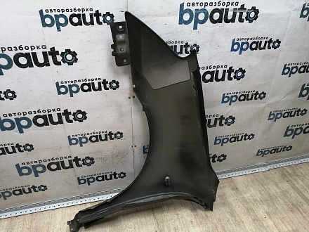 AA045150; Крыло переднее правое (63100-4AA8B) для Nissan Almera III (G15) (2012-2018)/БУ; Оригинал; Р1, Мелкий дефект; 