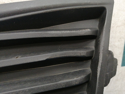 Фотография детали AA036721; Накладка ПТФ левая, матовая (95093364) для Chevrolet Cruze/БУ; Оригинал; Р1, Мелкий дефект; . Фото номер 5