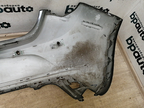 Фотография детали AA042239; Бампер задний, под хром молдинг; под паркт. (13368066) для Opel Astra J рест. HB 5D (2012 - 2015)/БУ; Оригинал; Р1, Мелкий дефект; . Фото номер 13