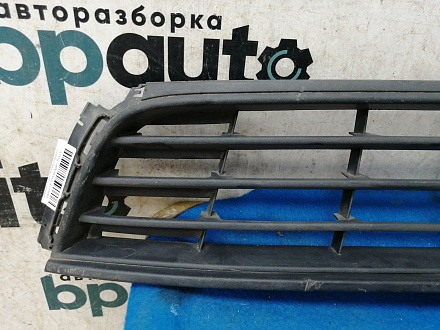 Решетка переднего бампера Фольксваген Polo V Sedan 2010-2014, б/у, фото 2